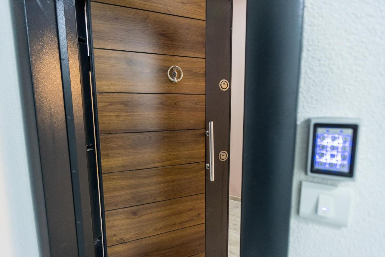 Blue Eye Ohrid Apartment Екстер'єр фото