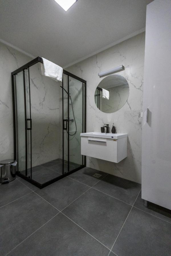 Blue Eye Ohrid Apartment Екстер'єр фото