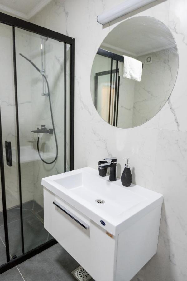 Blue Eye Ohrid Apartment Екстер'єр фото